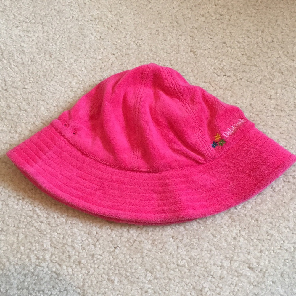 Like new! Oshkosh terrycloth brimmed hat 7-16